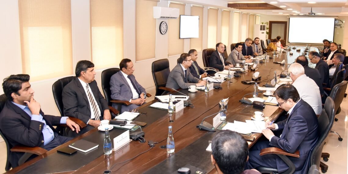 FM seeks suggestions to ensure oil stability amid geopolitical volatility