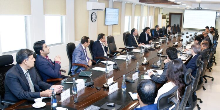 FM chairs meeting on USC wind-up / employees fortune