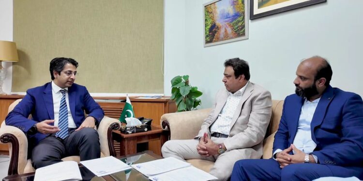 RANA Ihsaan discusses used cars import with APDA