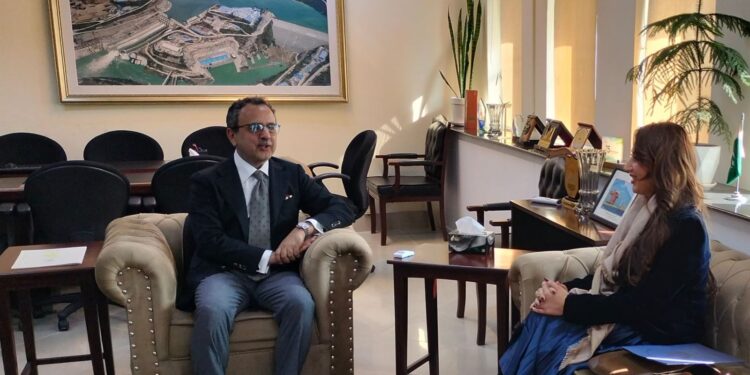 U. S. meets Power Minister