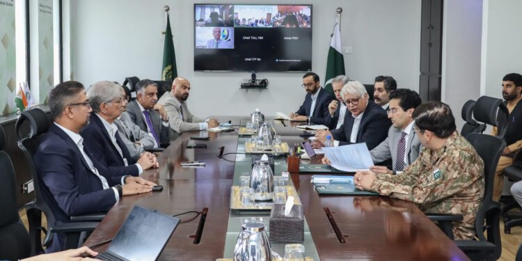 Petroleum Pricing Committee decides to move towards phased deregulation of oil sector